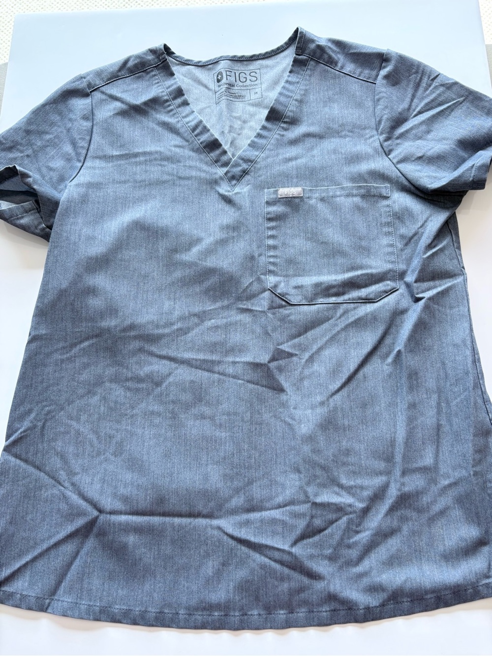 FIGS Graphite Scrub set
